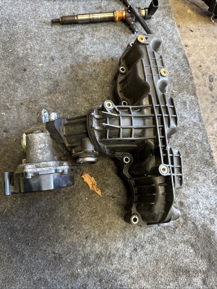 VW Passat B7 1.6 Diesel Cay Air Intake Plastic Manifold 03L129711AL