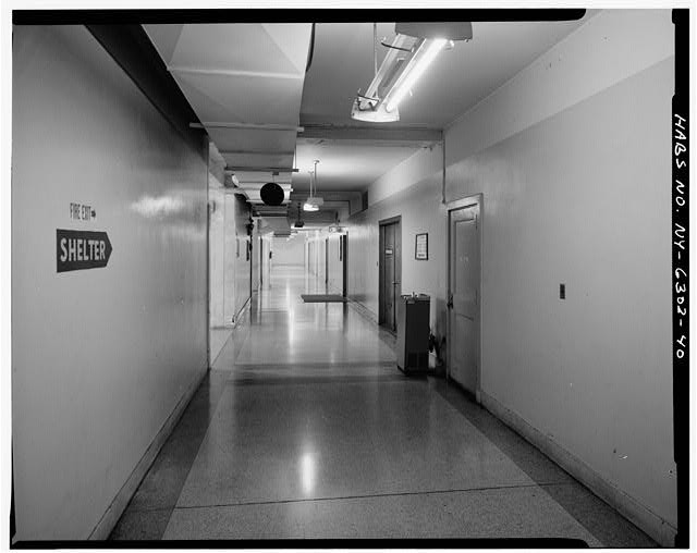 40. FIFTH FLOOR, LOOKING EAST IN TYPICAL CORRIDOR - Grand Central Post Office