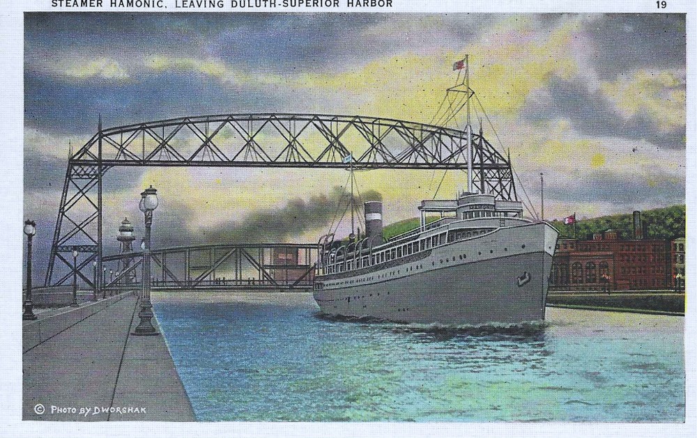 Duluth MN ~ Steamer Hamonic Leaving Duluth-Superior Harbor ~ Linen UNP Postcard
