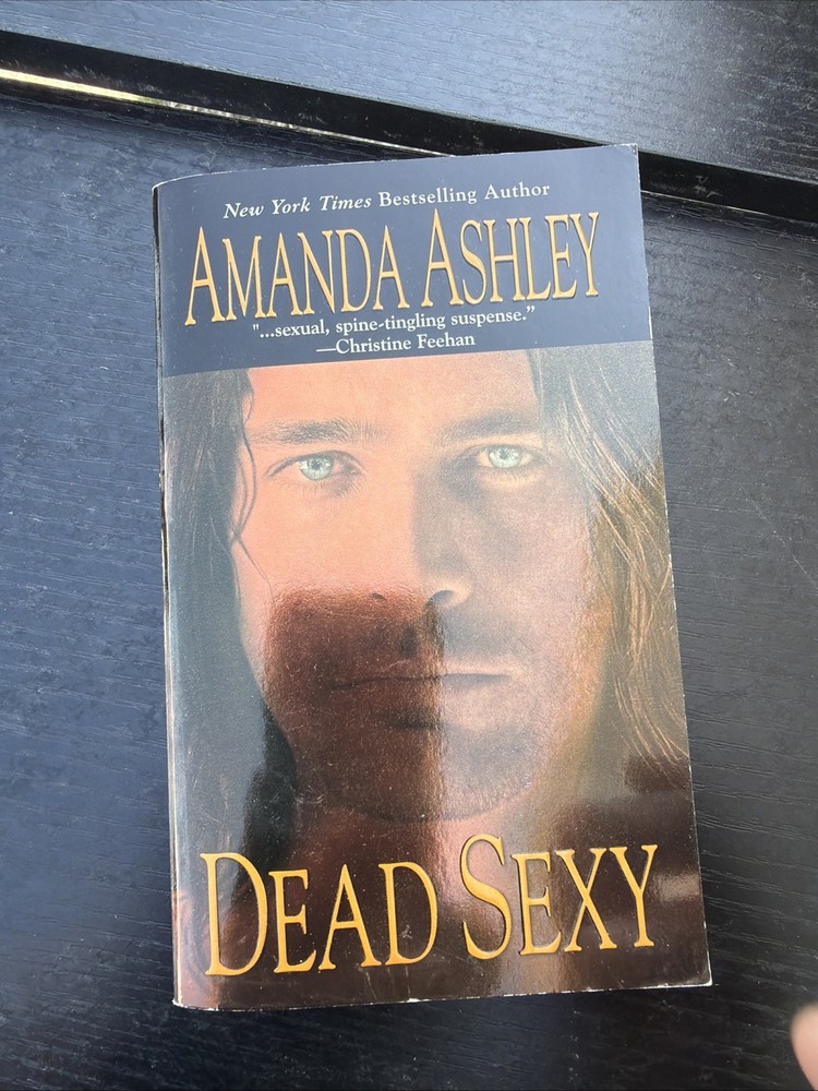 Amanda Ashley, Dead Sexy; Book 11 of Vampire Romances Ser...