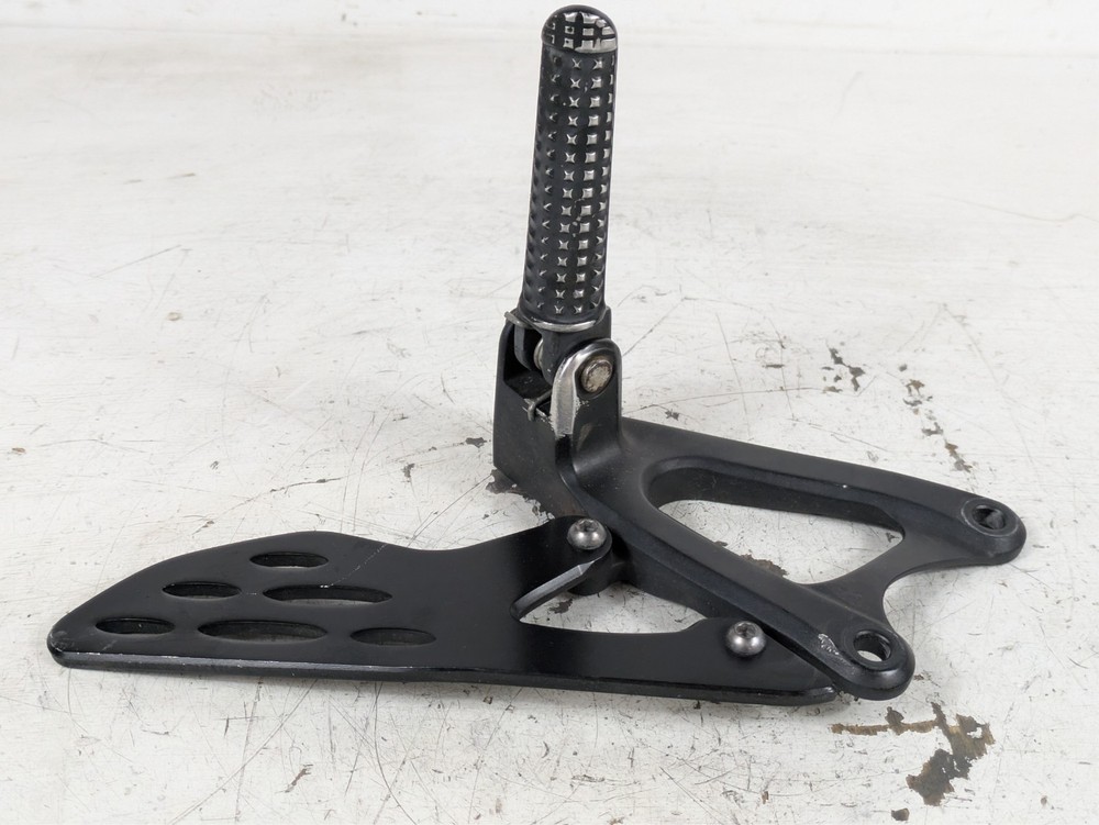 2009 - 2014 Yamaha YZFR1 YZF R1 Left Driver Foot Rest Peg and Mount