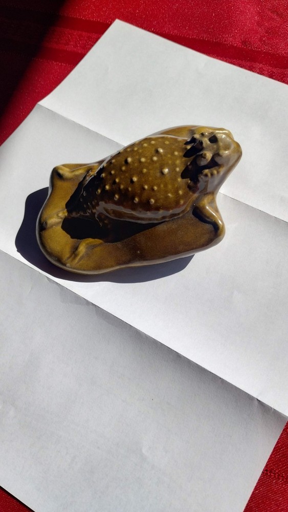 Vintage 'OLD RIP' Pottery Paperweight