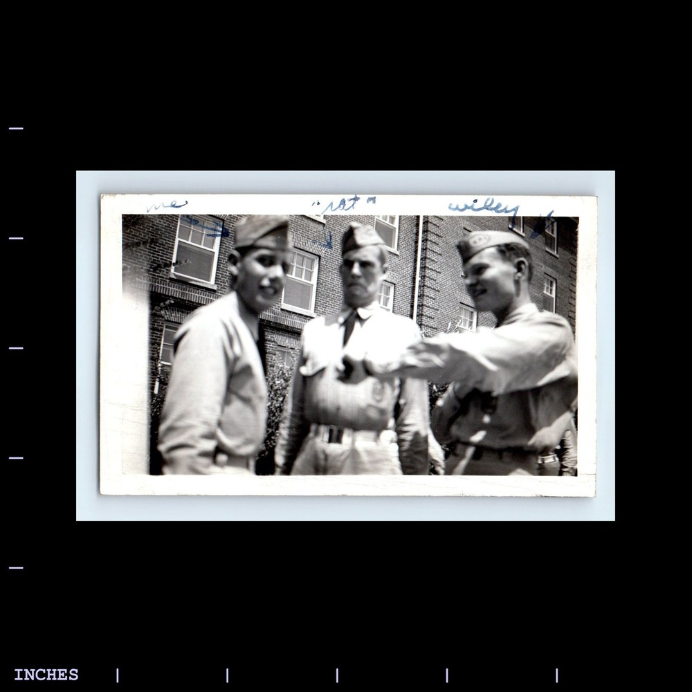 Vintage Photo ARMY MEN SOLDIERS OUTSIDE BRICK BUILDING