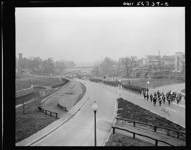 Photo:Washington DC 1940s Military Parade on Curving Road Bridge