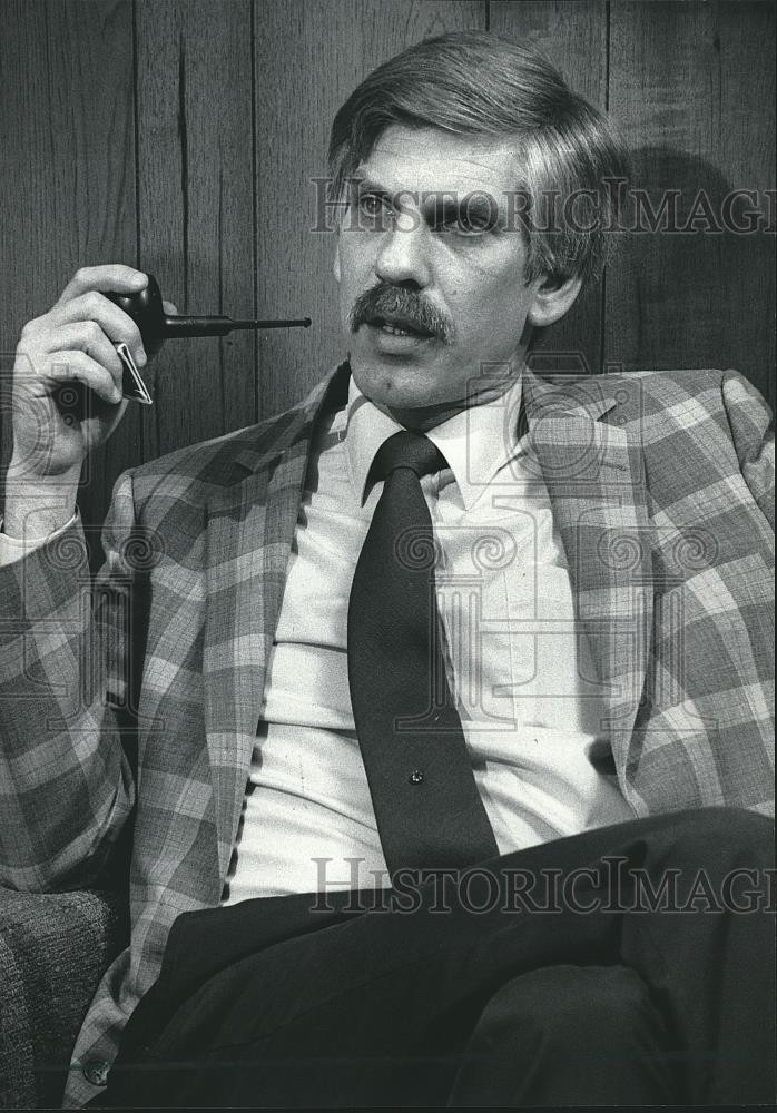 1984 Press Photo Reverend Paul Flucke co-pastor of Plymouth United Church