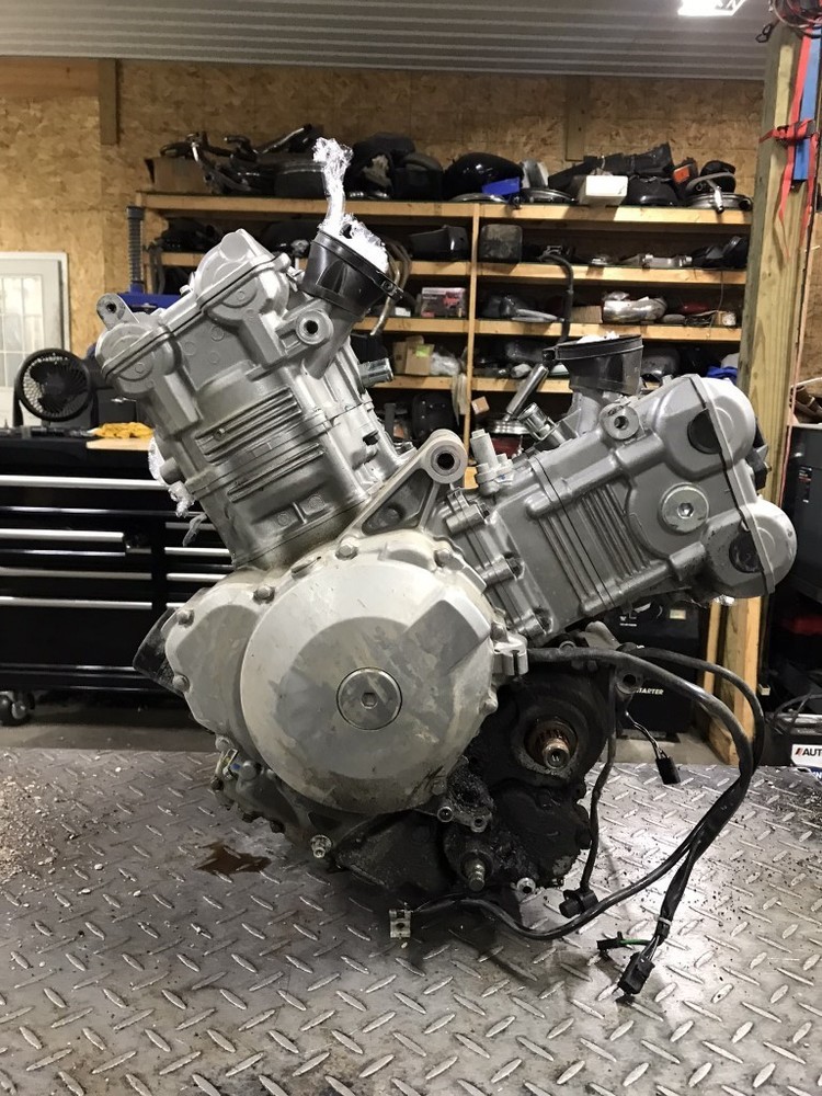 12 Suzuki DL1000 DL 1000 V Strom Engine Motor