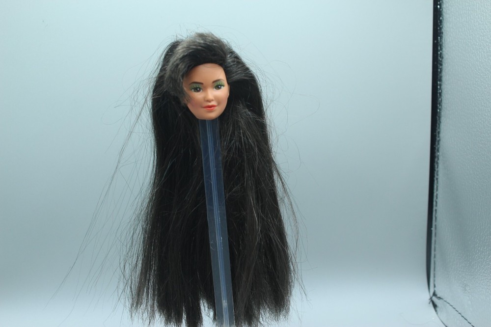 Barbie Head only. for  REPLACEMENT OR custom  DOLL #1 (A11)
