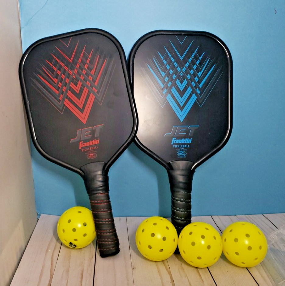 Franklin Jet Pickleball Paddle Set of 2 Red Blue with 4 Balls Great Grip