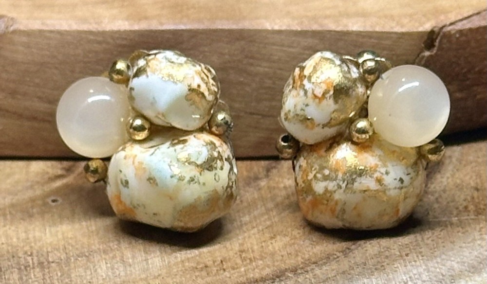 Vintage Cluster Clip On Earrings