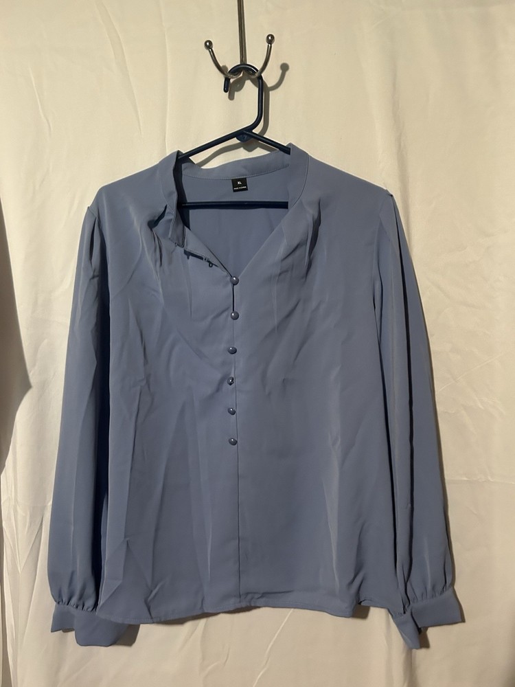 Womens XL Blue Solid V-Neck Long Sleeve Button Front Woven Blouse
