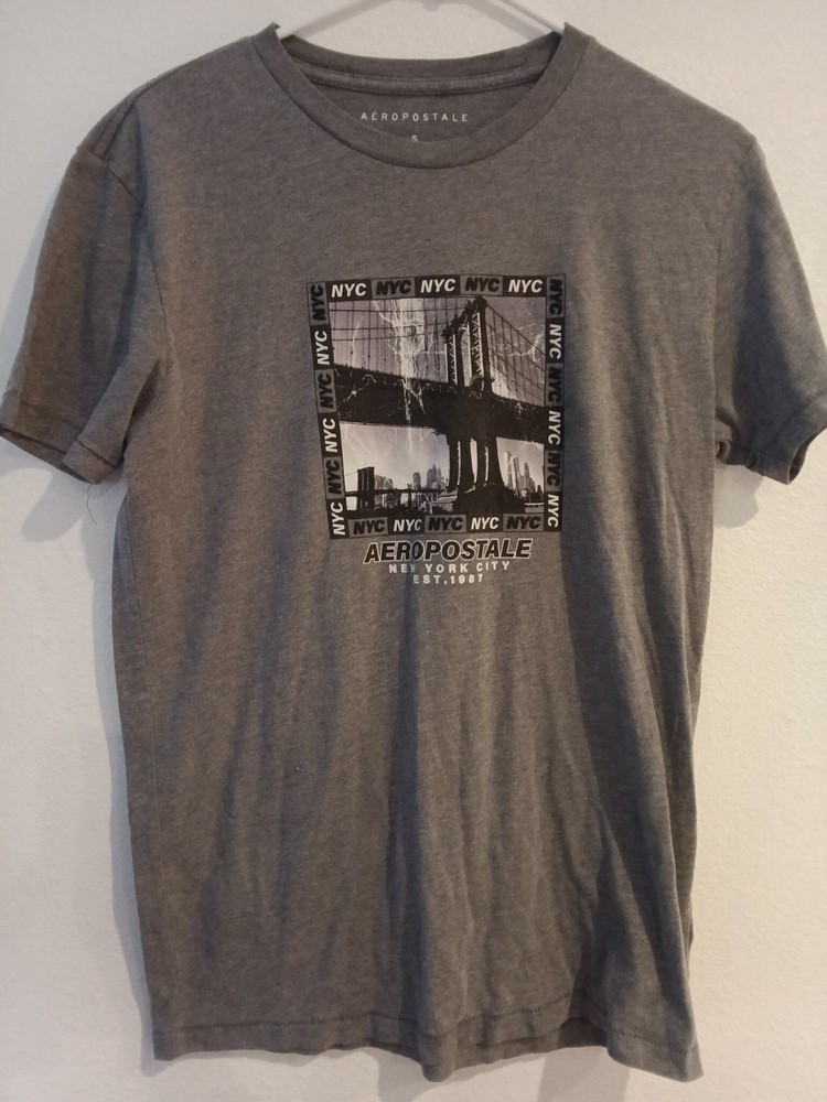 Vintage Y2K Aeropostale T-shirt For Men's Size Small