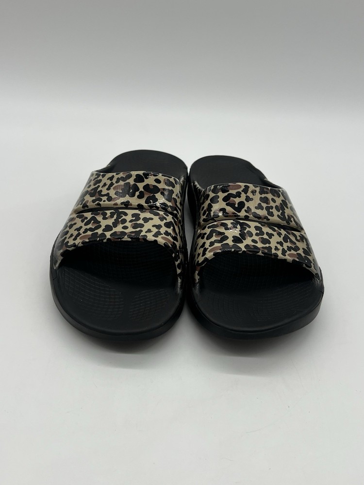 OOFOS OOahh Womens Size 11 Recovery Black Leopard Luxe Limited Slide Sandals.