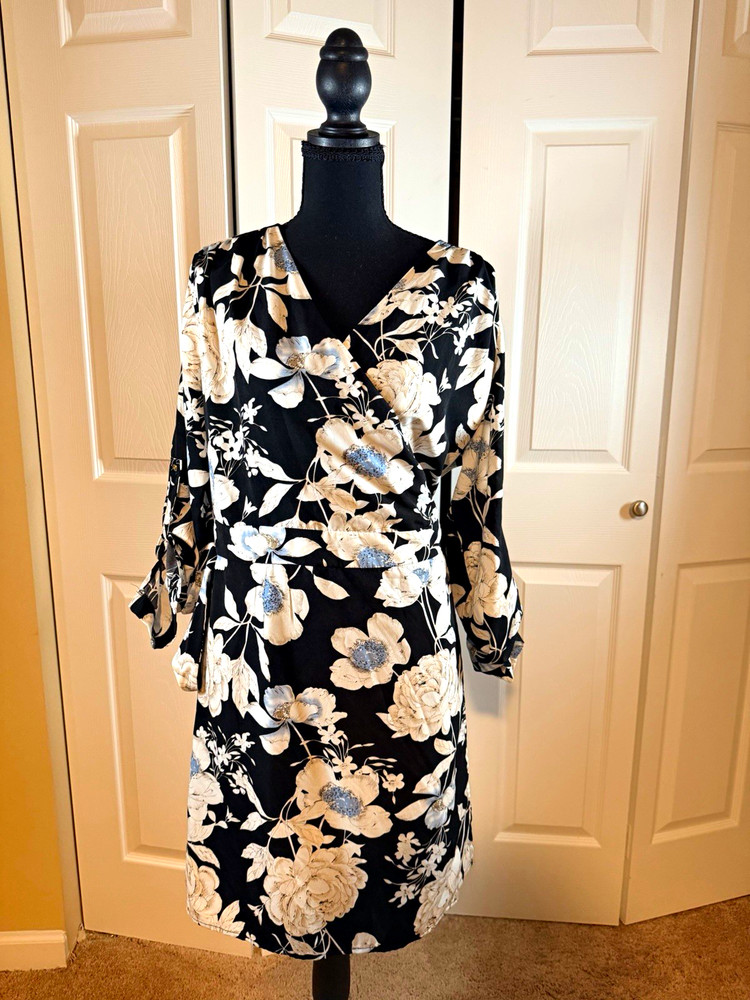 Black/White Floral Wrap Dress V-Neck 3/4 Sleeve Belted Knee Length L