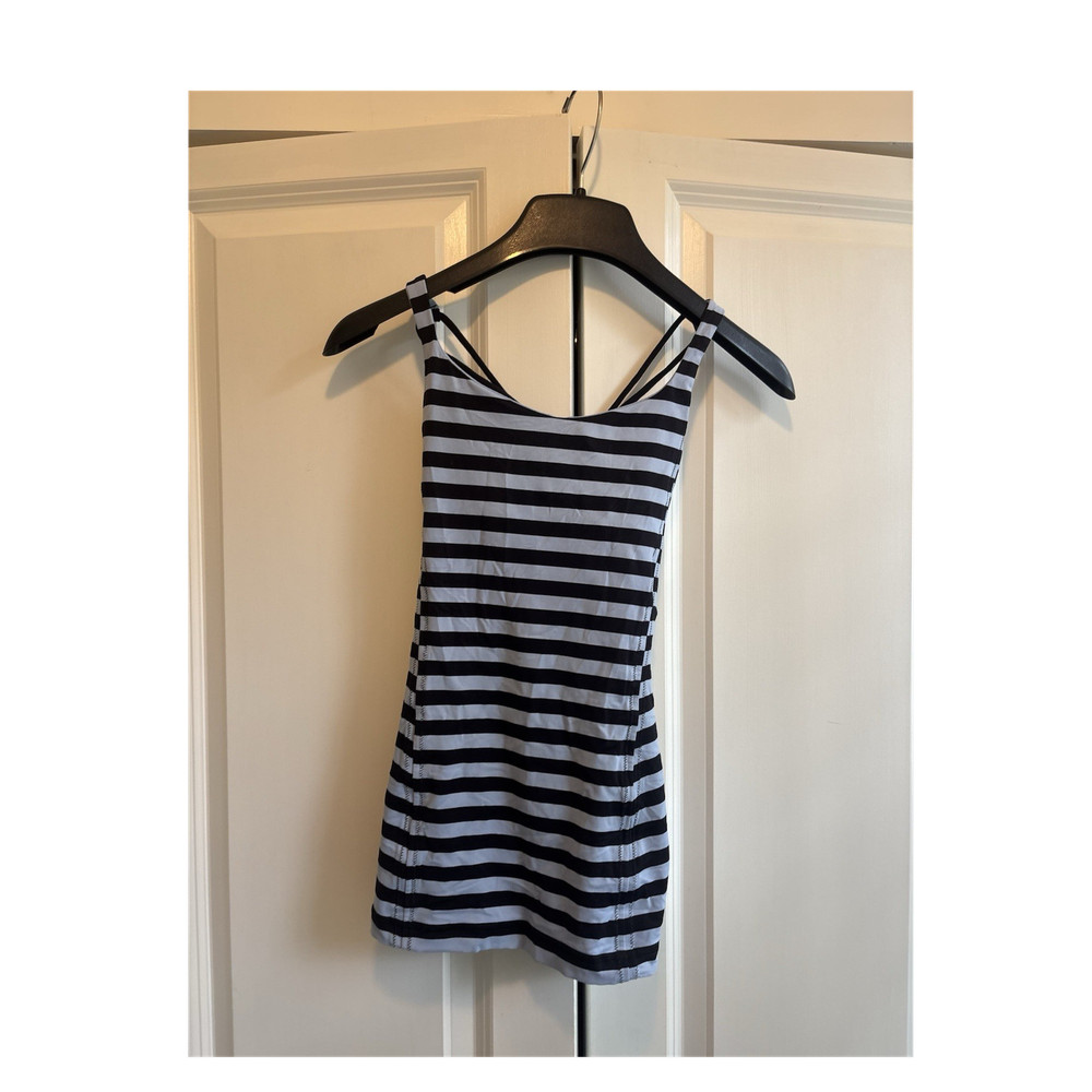 Lululemon Women’s Size 2 Black/White Striped Scoop Neck Athletic Tank