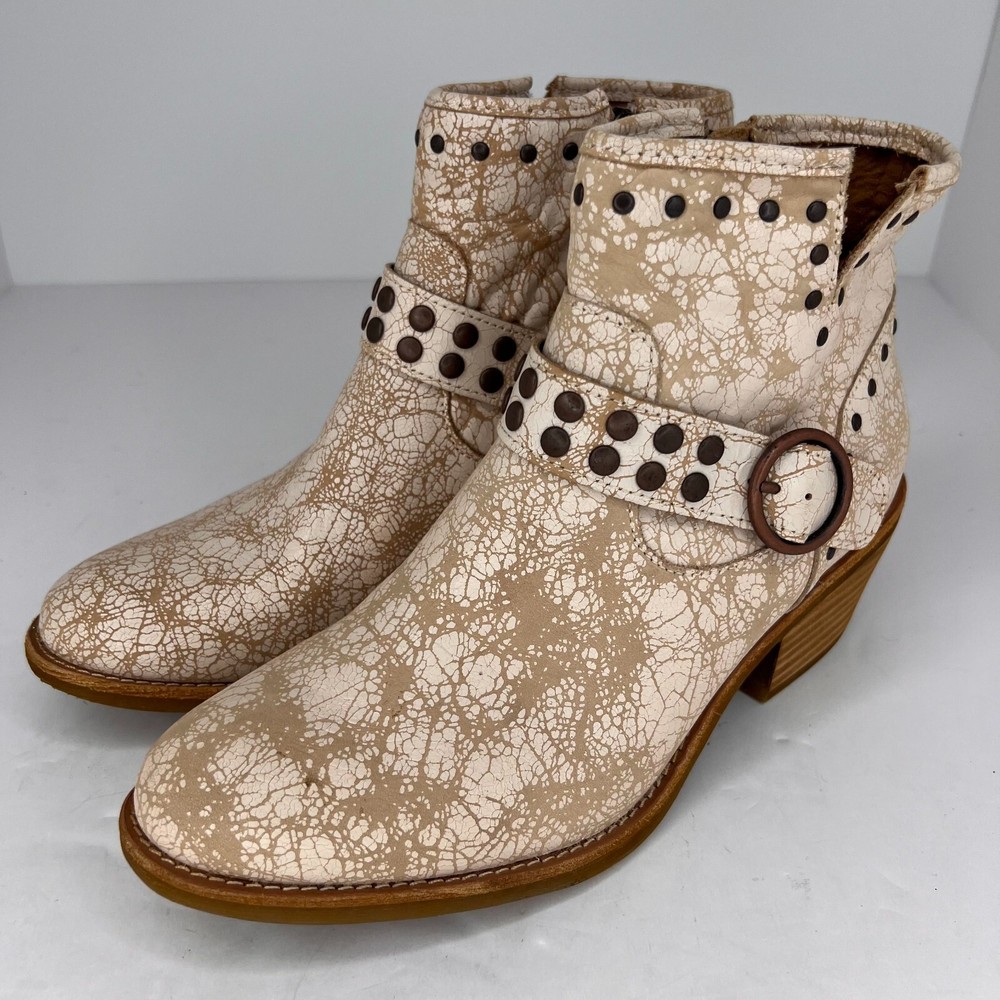Sofft Women's Allene II Ivory White Leather Western Booties Size 8.5 M