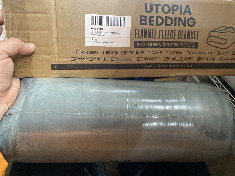 Utopia Bedding Queen Size Celadon Fleece Blanket - Ultra Soft Fuzzy Luxury Bed Throw