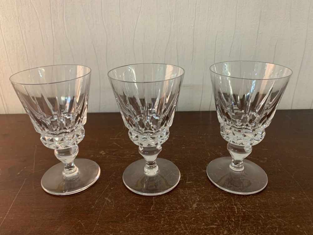 1 Wine Glass Guernesez Model in Saint Louis Crystal (Price per Unit)