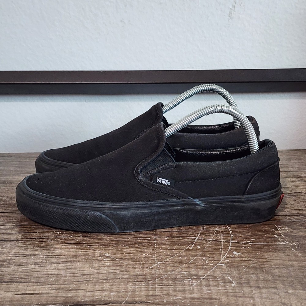 Vans Classic Slip-On Men's Athletic Skate Shoes Sneakers Size 8 Black