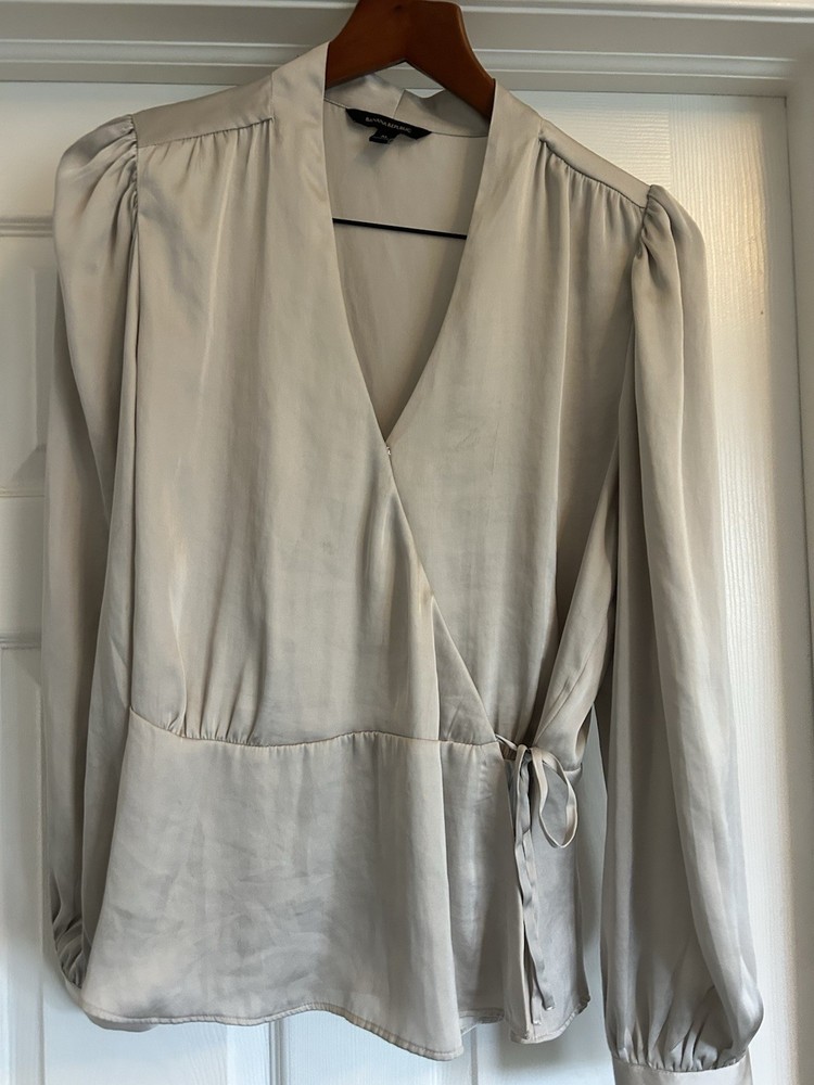 Banana Republic Womens Long Sleeve Tie Wrap Soft Satin Top Silver Size Medium
