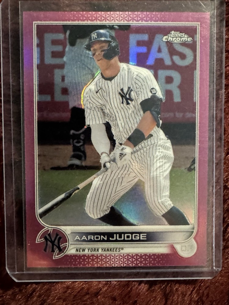 2022 Topps Chrome - Aaron Judge #99 Pink Refractor New York Yankees