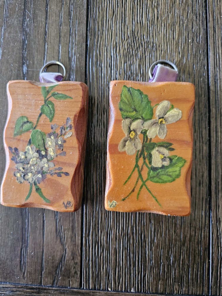 Vintage Retro Kitsch Handpainted Floral Wooden Wall Plaque Set Of 2