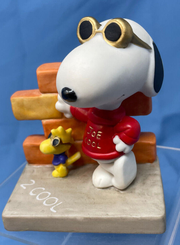 Vintage Hallmark Peanuts SNOOPY Joe Cool Porcelain Figure New in Box