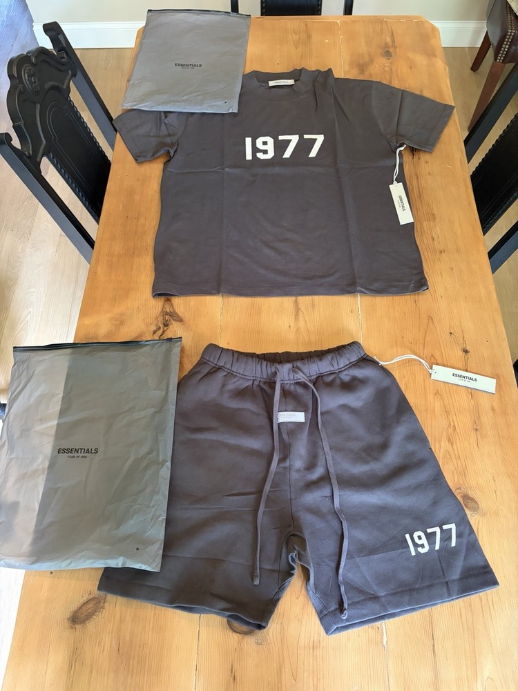 ESSENTIALS Fear of God 1977 Gray Men's 2pc T-Shirt & Shorts Set S Drawstring