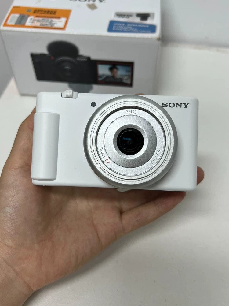 Sony ZV-1F 20.1MP 4K f/2 Vlogging Compact Digital Camera English - White