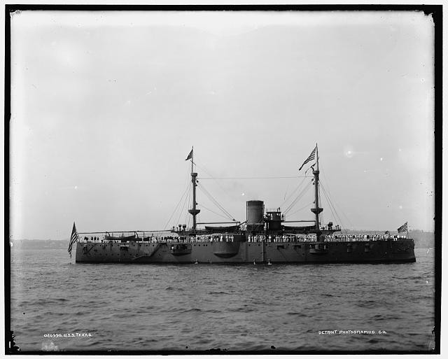 Photo:USS Texas Battleship at Sea 1895-1901
