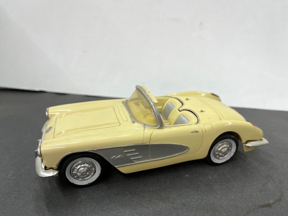 C19 SMP amt ? 1960 Chevy Corvette Promo Car model Vintage 1/25 McM