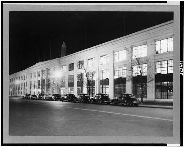 Photo:Washington DC Navy Department Building 1941 Night Automobiles