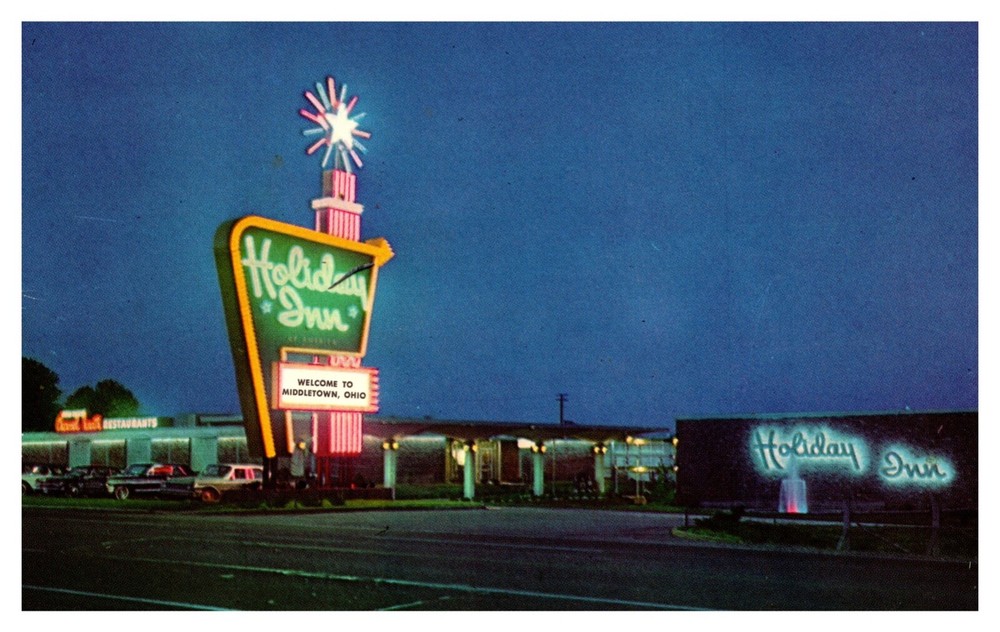 Middletown OH Ohio Holiday Inn Night Street View Great Sign Chrome Postcard