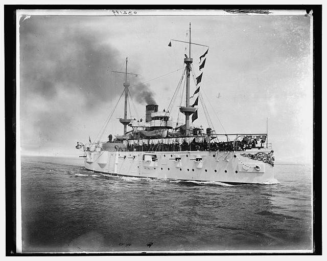 Photo:U.S.S. Texas Battleship at Sea 1895-1910