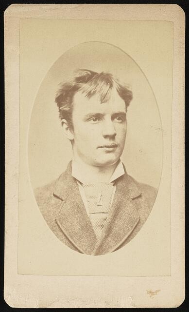 Photo:Lewis Grossheim, head-and-shoulders portrait, facing slightly right