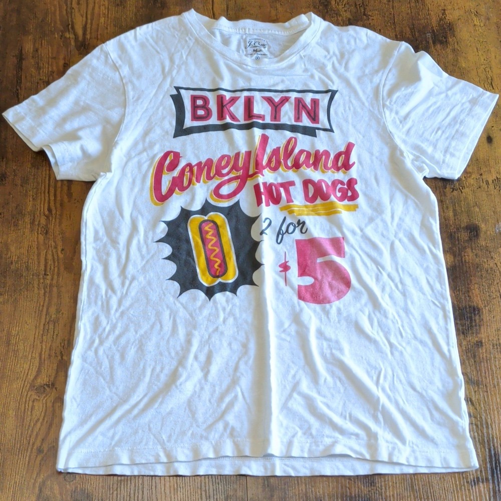 J.Crew Men's White BKLYN Coney Island Hot Dogs Graphic Crew Neck Tee M