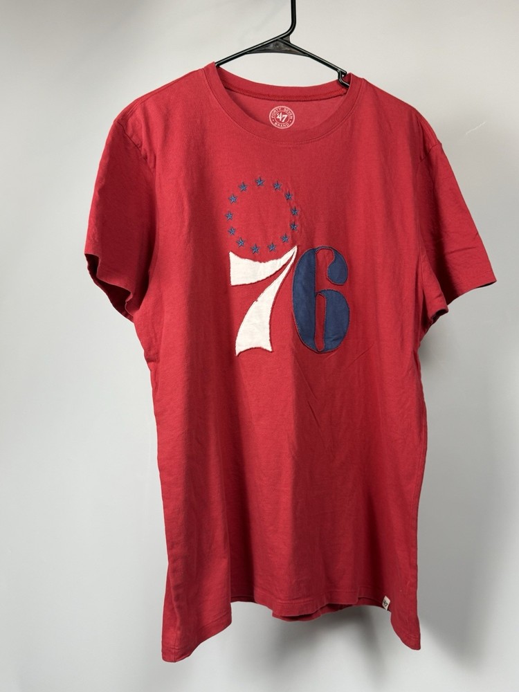 47 Brand Philadelphia 76ers T-Shirt Men’s Large Red Applique 76 Distressed NBA