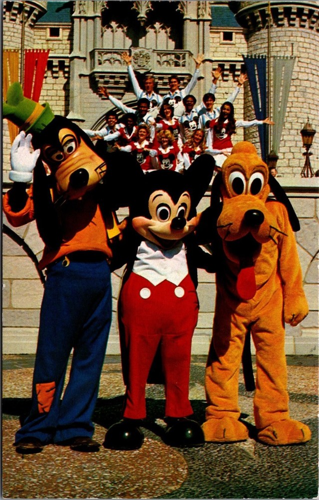 Vintage Walt Disney World Postcard Mickey Goofy Pluto Cinderella Castle 1982