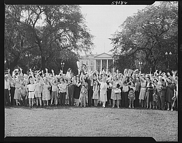 Photo:White House Washington DC 1940s Crowd Group Photo Ceremony