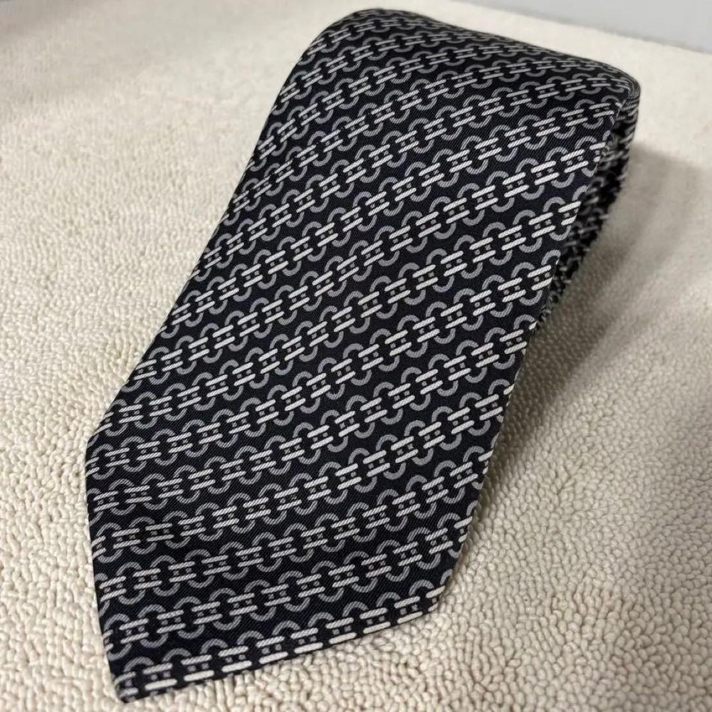 GUCCI Necktie Tie All over chain pattern 100% Silk Made in Italy Black Men's
