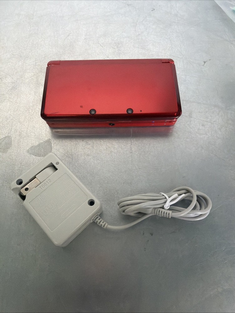 Nintendo 3DS Handheld System - Flame Red