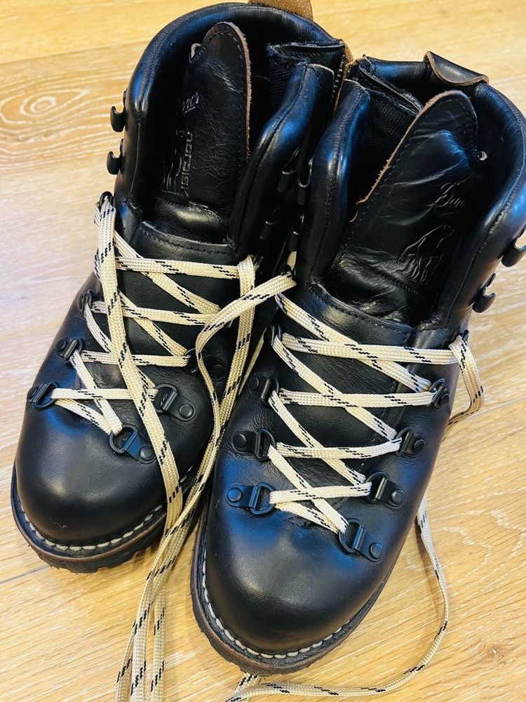 Nordisk Danner Mountain Light Black Leather Boots Mens US 8.5 Great Condition