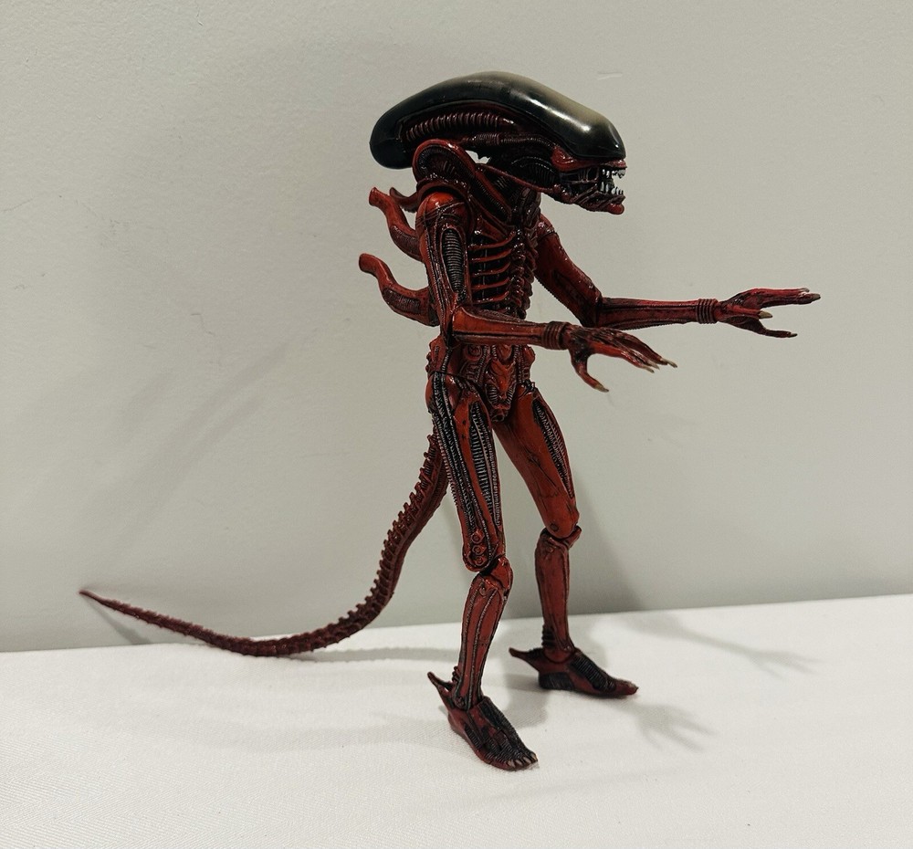 NECA ALIENS GENOCIDE Big Chap Red Xenomorph 9” Toys R Us Exclusive - RARE