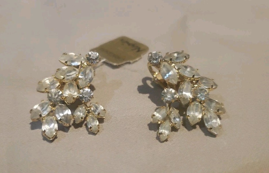 Vintage Napier Clip On Crystal Cluster Gold Tone Earrings White With Tag