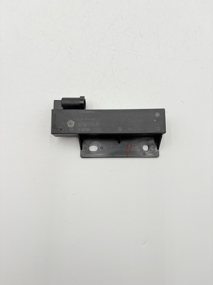 ⭐️2011-2018 Dodge Journey Rear Right Keyless Entry Antenna 68068148AA OEM