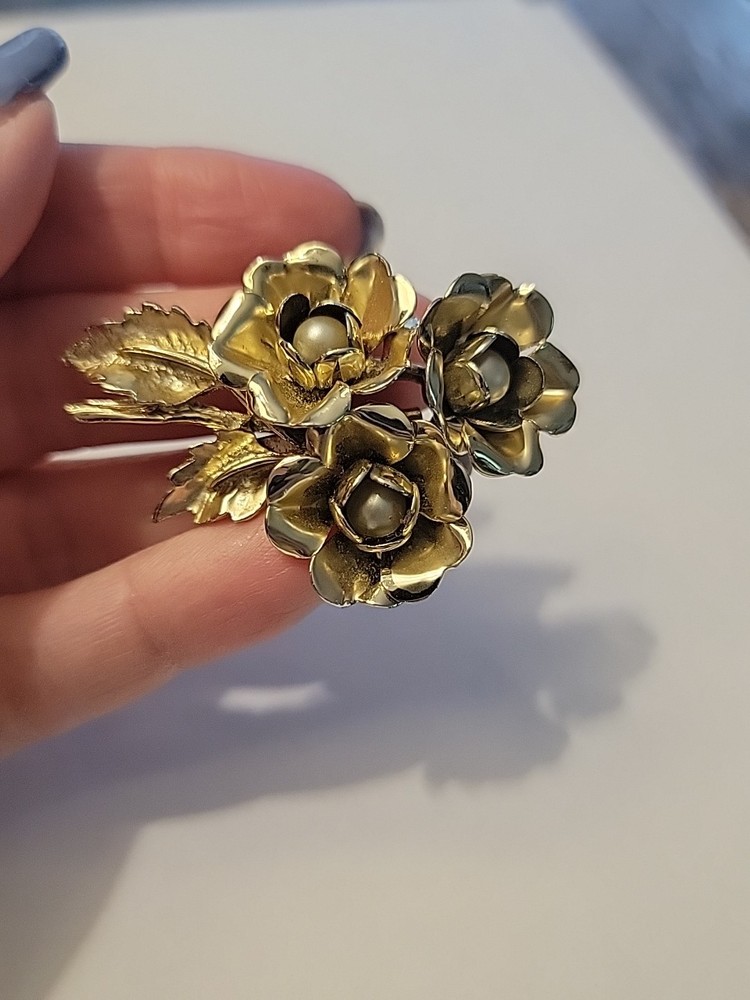 Vintage Gold-Tone Floral Brooch Pin with Faux Pearls