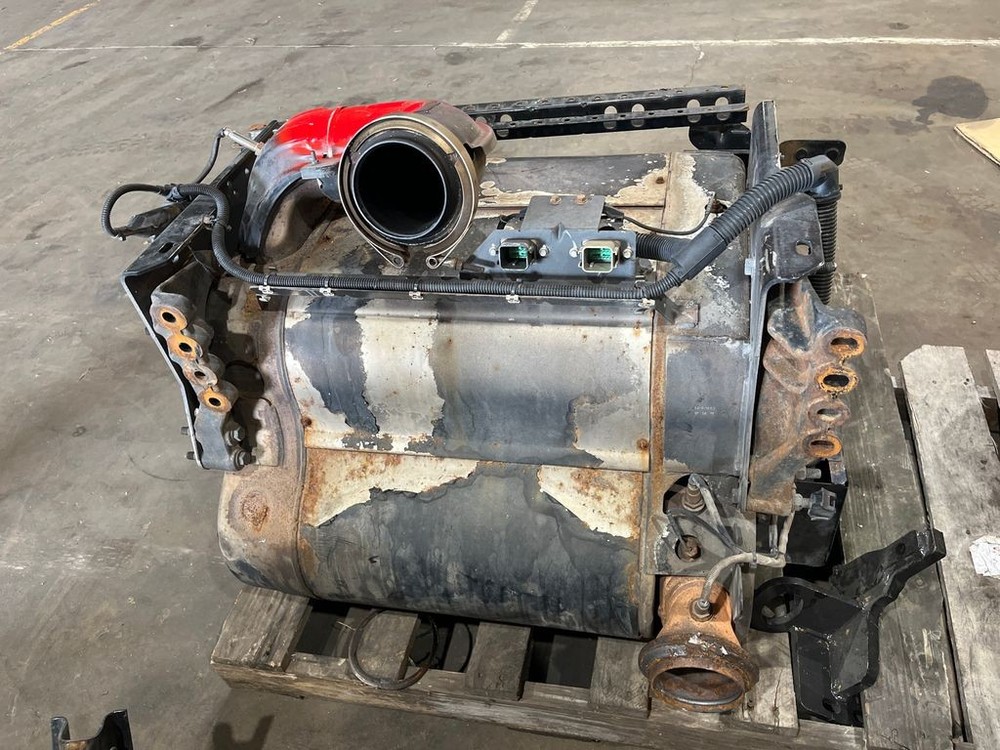 2018-2025 FREIGHTLINER CASCADIA DPF (Diesel Particulate Filter) DDE EA6804901356