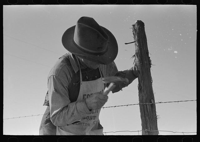 Photo:El Indio Texas 1939 Barbed Wire Fence Farm Worker