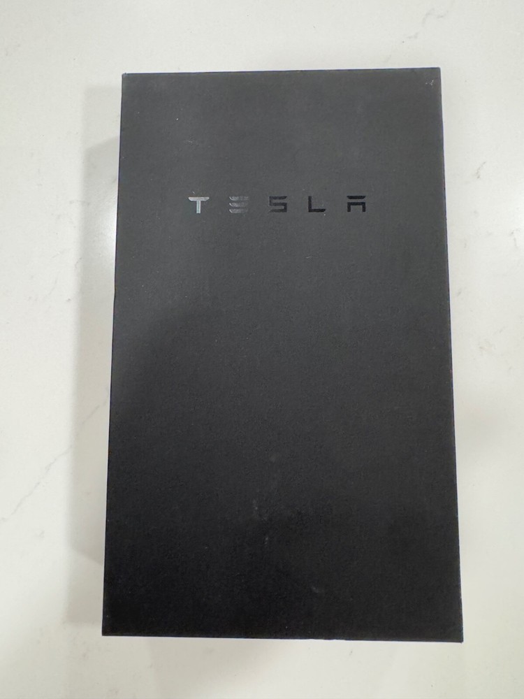 Tesla New Wireless Portable Charger 2.0 New In Box Perfect Holiday Gift