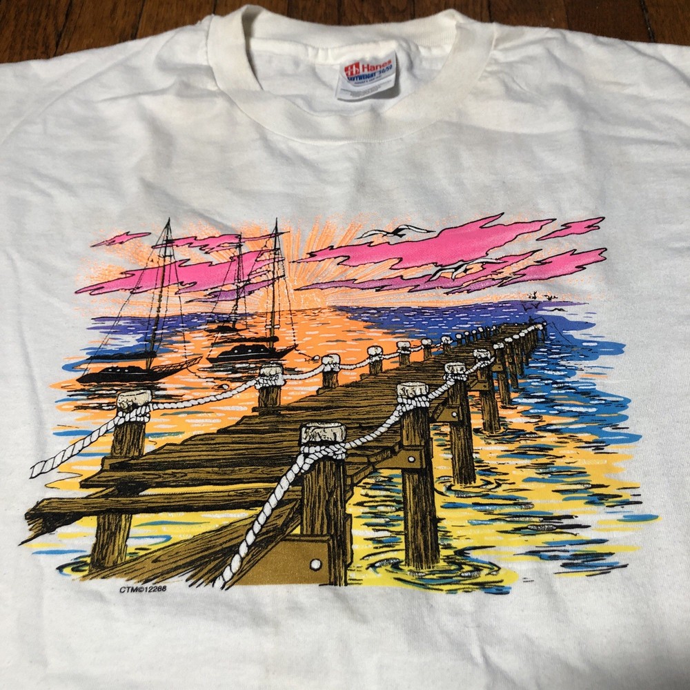 Vintage 90s Ocean Sunset Single Stitch T-Shirt Size L Hanes Colorful Destination