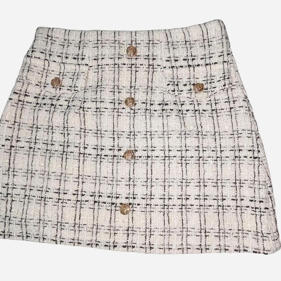 White and black plaid mini skirt with gold buttons size small #preppy #miniskirt